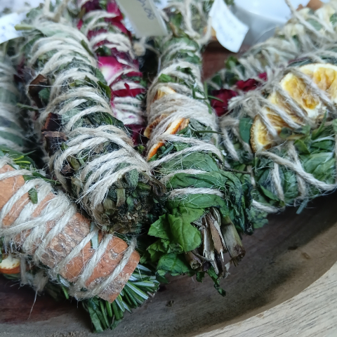 incenso natural de rosas vermelhas