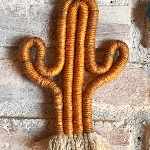 Cactos de macramê