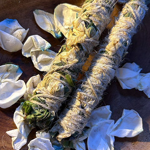 incenso natural de rosas brancas