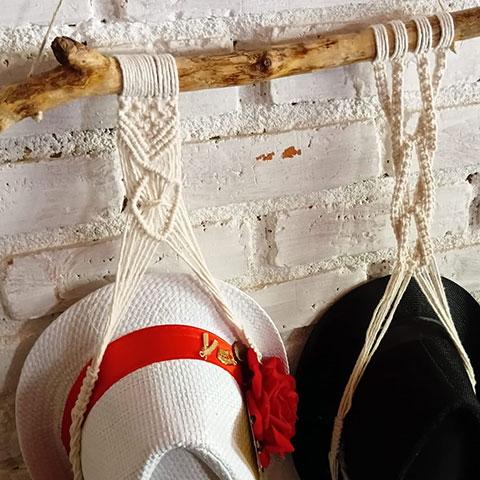 Porta chapéu macramê